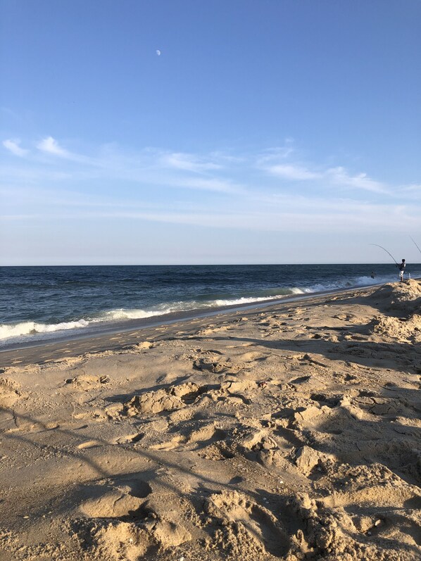 Beach nearby, sun-loungers - Bayside Lighthouse Retreat w/ Private Boat Slip on Canal - Sleeps 12 (Ocean City)