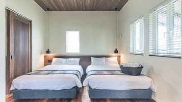 1 bedroom, desk, iron/ironing board, WiFi (free)