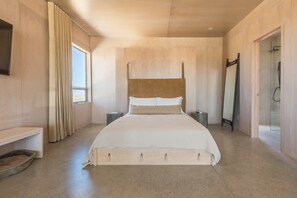 1 bedroom, iron/ironing board, travel crib, WiFi