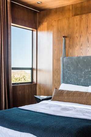 1 bedroom, iron/ironing board, travel crib, WiFi