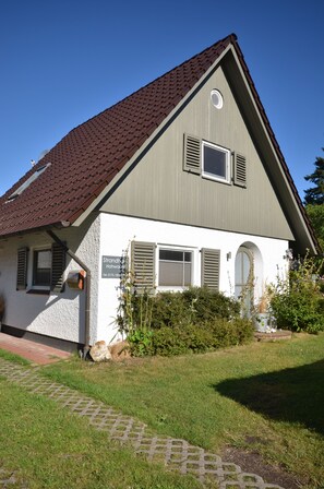 Exterior - Beach house for 4 - 6 pers. in quiet top location - 200 m to the beach (Hohwacht (Ostsee))