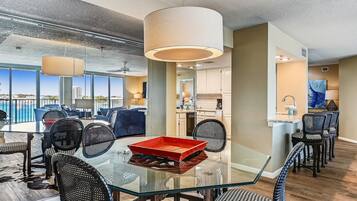 Condo, 3 Bedrooms | Dining