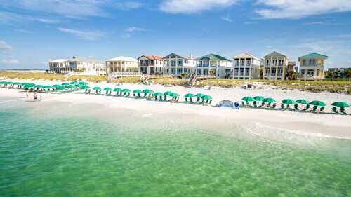 Magnolia House 407 is a 1 BR with amazing views by RedAwning