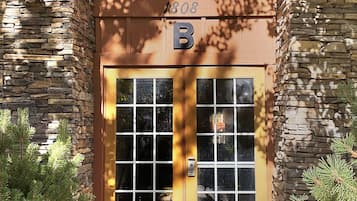 Condo, 2 habitaciones | Áreas de la propiedad