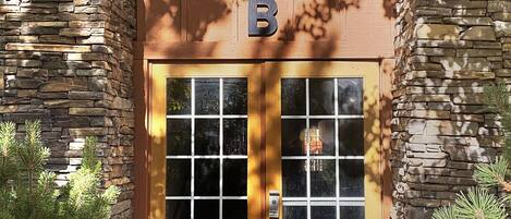 Condo, 2 Bedrooms | Property grounds