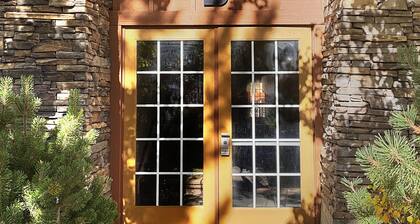 Ski 1 Mile To Deer Valley Gondola 2 Bedroom Condo by RedAwning