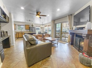 Condo, 2 Bedrooms | Living area