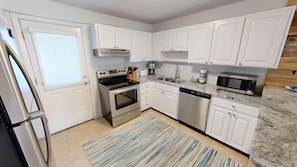 Appart'hôtel, 1 chambre | Cuisine privée | Réfrigérateur, micro-ondes, four, lave-vaisselle