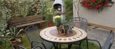 تناول الطعام بالخارج