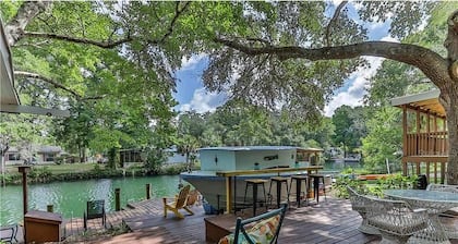 Fun Weeki Wachee River Boathouse