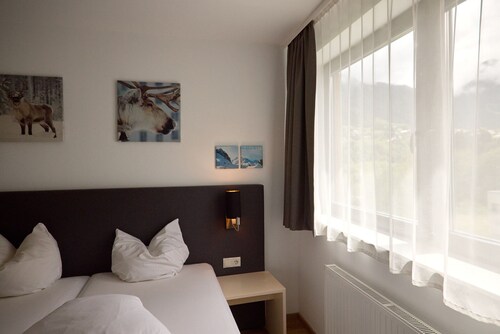 4806 Cirrus 6