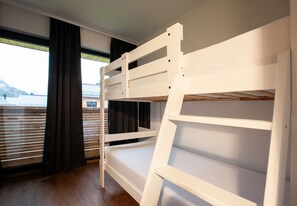 3 bedrooms, in-room safe, iron/ironing board, free WiFi