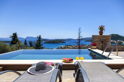 Villa Kallisto with Infinity Pool & Stunning Sea View in Perigiali, Lefkada!!!