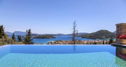 Villa Kallisto with Infinity Pool & Stunning Sea View in Perigiali, Lefkada!!!