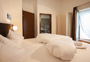 3 bedrooms, in-room safe, free WiFi