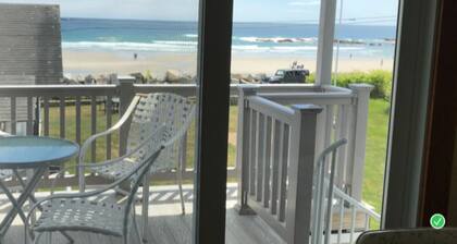 Boathouse Apartment at Fortunes Rocks, 100 feet from the beach.