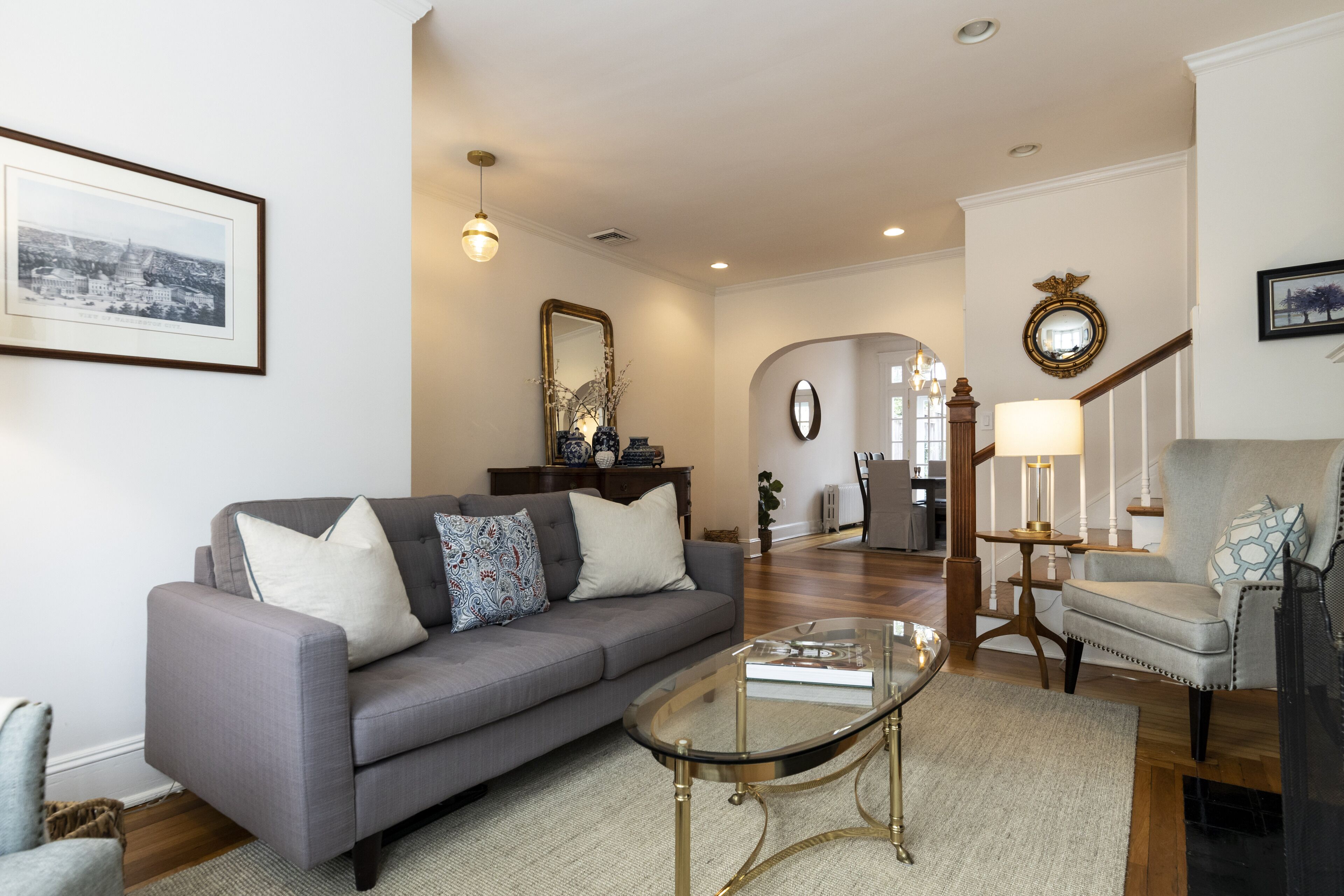 Superb location, garage parking included