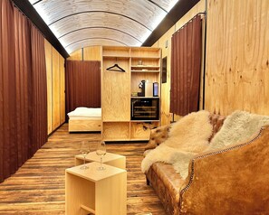 Familien-Ferienhütte | Wohnbereich | IPod-Dockingstation, Tischfußball, Tischtennisplatte, Arbeitsbereiche