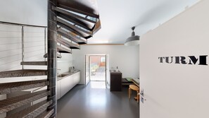 Khu vực ăn uống tại phòng