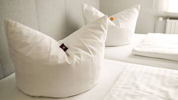 Habitación triple estándar | Escritorio, insonorización, tabla de planchar con plancha y wifi gratis