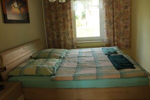 3 slaapkamers, reisbedje, gratis wifi, beddengoed