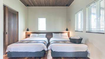 1 bedroom, desk, iron/ironing board, WiFi (free)