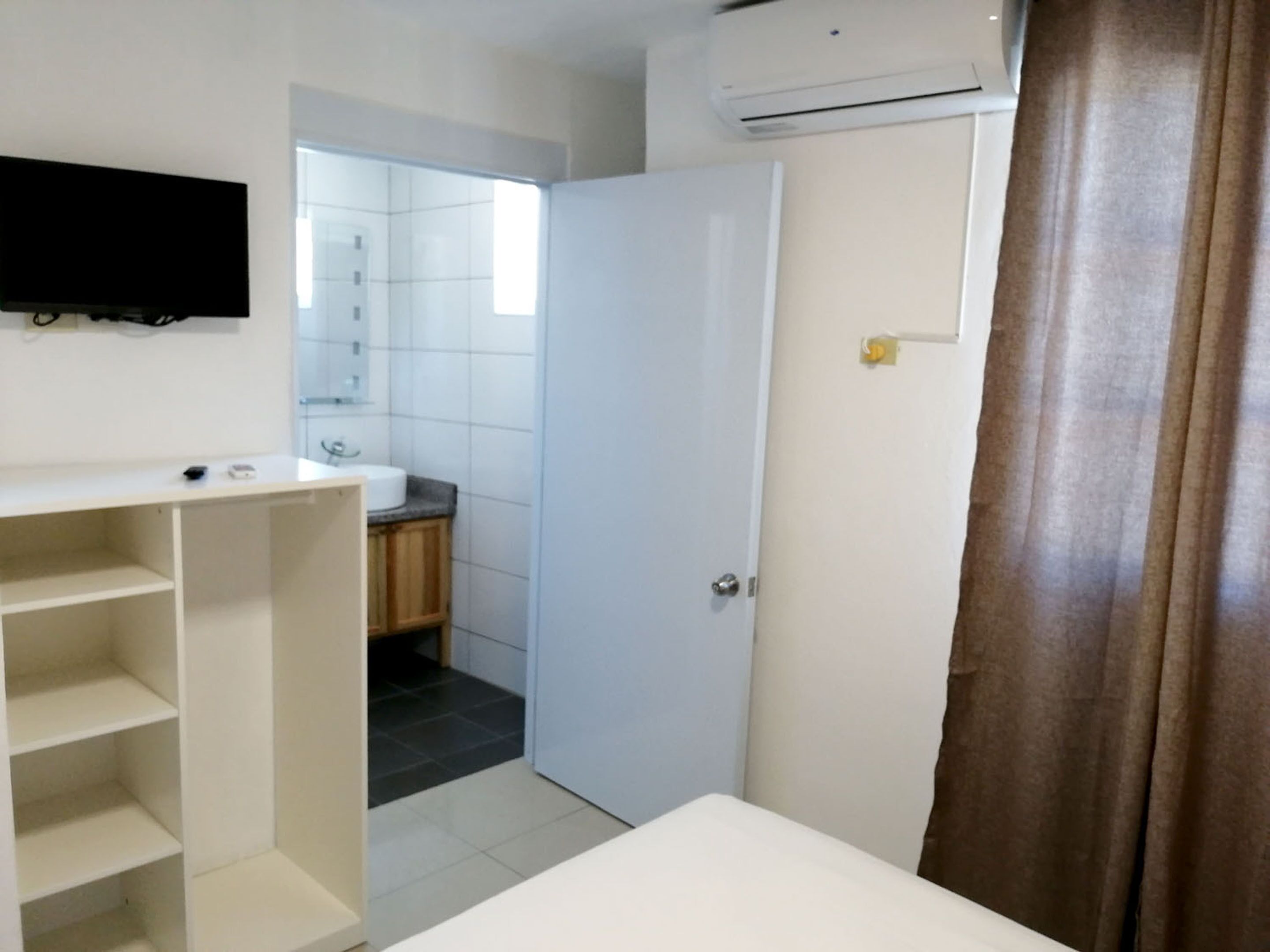 comfort double room, 1 queen bed | 3 bedrooms, pillow-top beds, free wifi, bed sheets