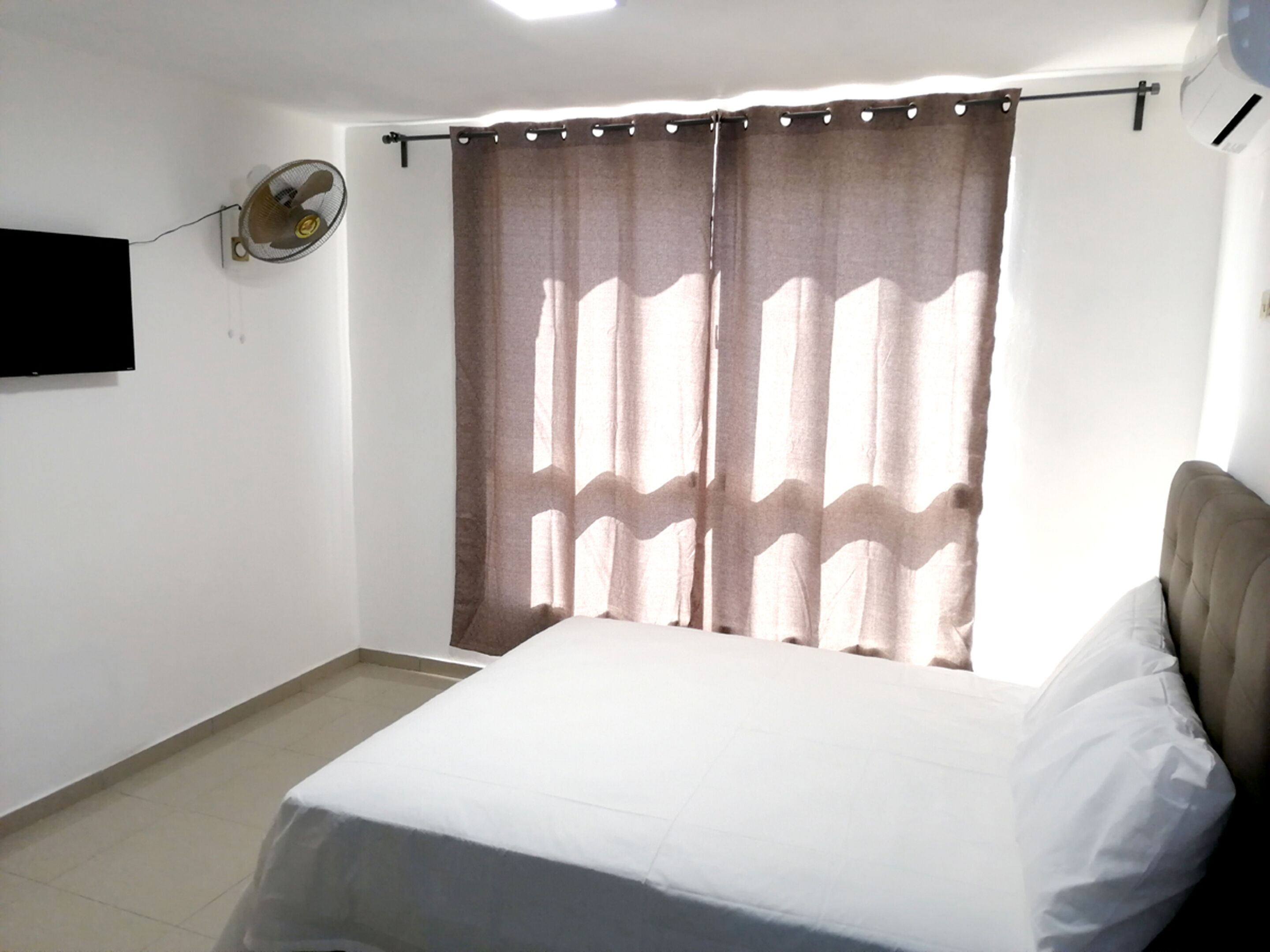 comfort double room, 1 queen bed | 3 bedrooms, pillow-top beds, free wifi, bed sheets