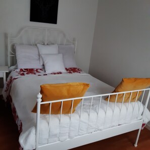 1 bedroom, soundproofing, iron/ironing board, free WiFi