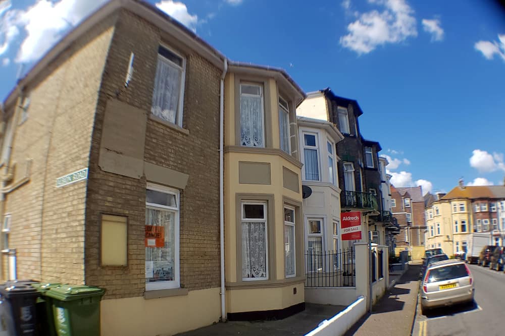 4 Berth, First Floor Flat, Glen Villa 3 - Rollesby