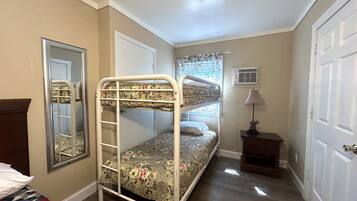 2 bedrooms, WiFi, bed sheets
