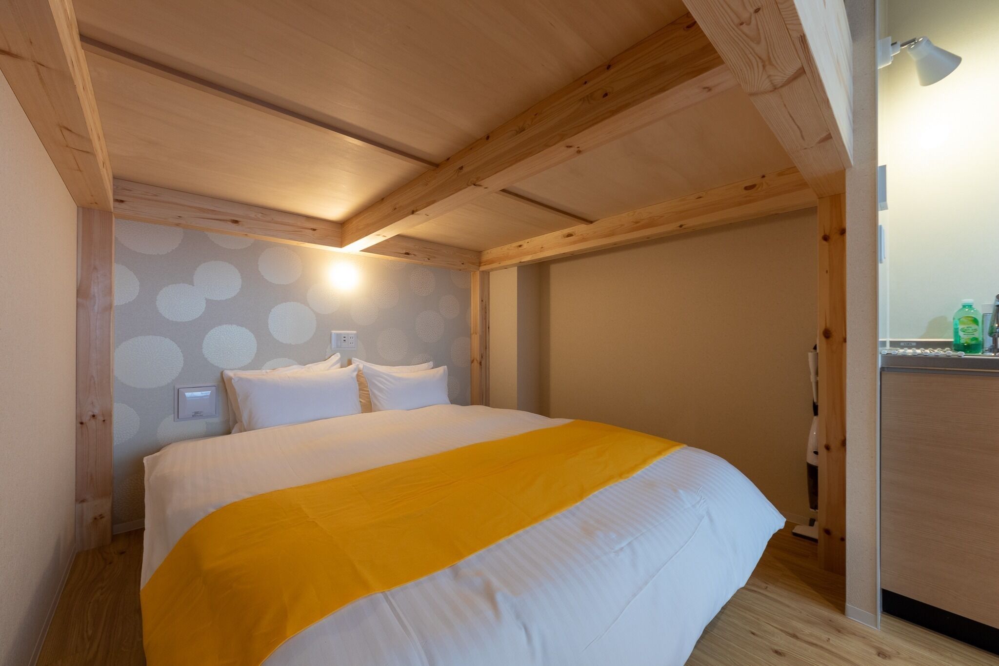 1 室のベッドルーム、デスク、アイロン / アイロン台、WiFi (無料)