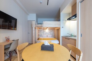1 chambre, bureau, fer et planche à repasser, Wi-Fi gratuit