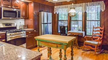 Refrigerador, microondas, horno y lavavajillas