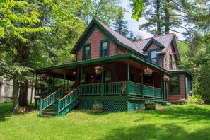 Exterior - The Highland Lodge - 4th Lake Historic, Waterfront Home (Inlet)