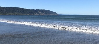 Pacific Sunset House - Spacious Family Home With Exceptional Ocean Views