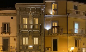 Facciata della struttura - sera/notte