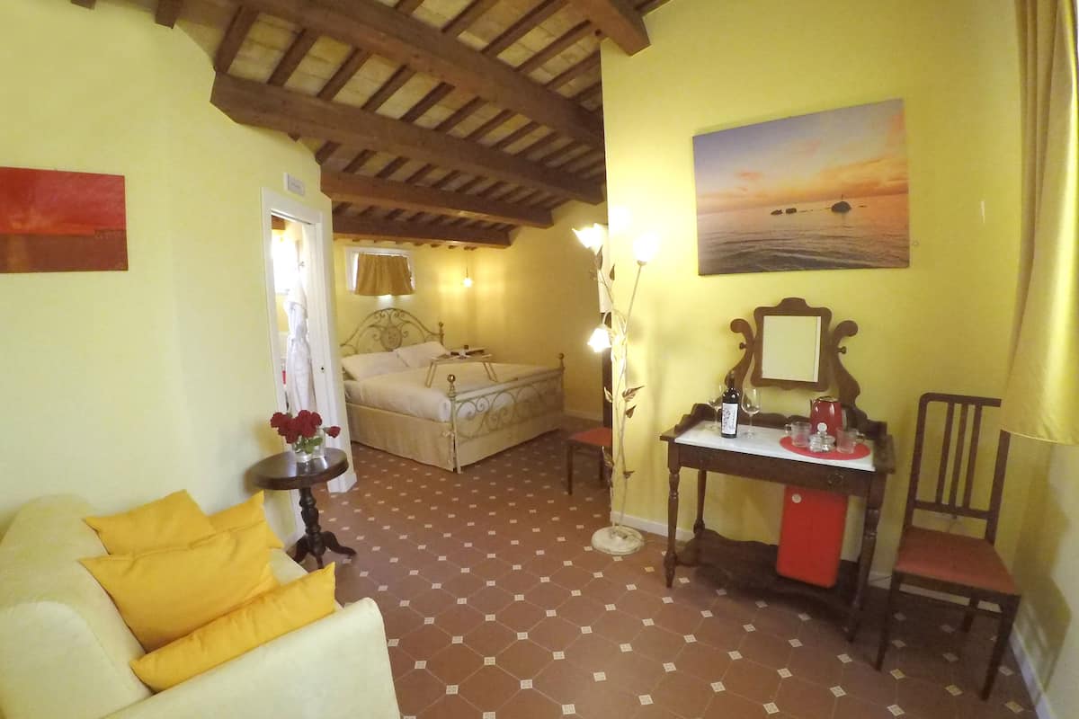 Junior suite | 1 slaapkamer, een minibar, een kluis op de kamer