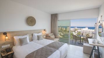 Double Room, Sea View | Desk, soundproofing, free WiFi, bed sheets