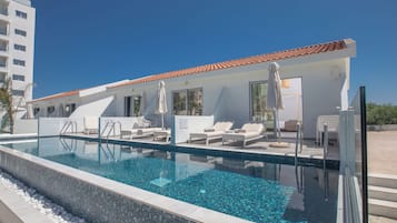 Swim Up Bungalow