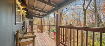 Downtown Location•Fireplace·Patio•GSMNP