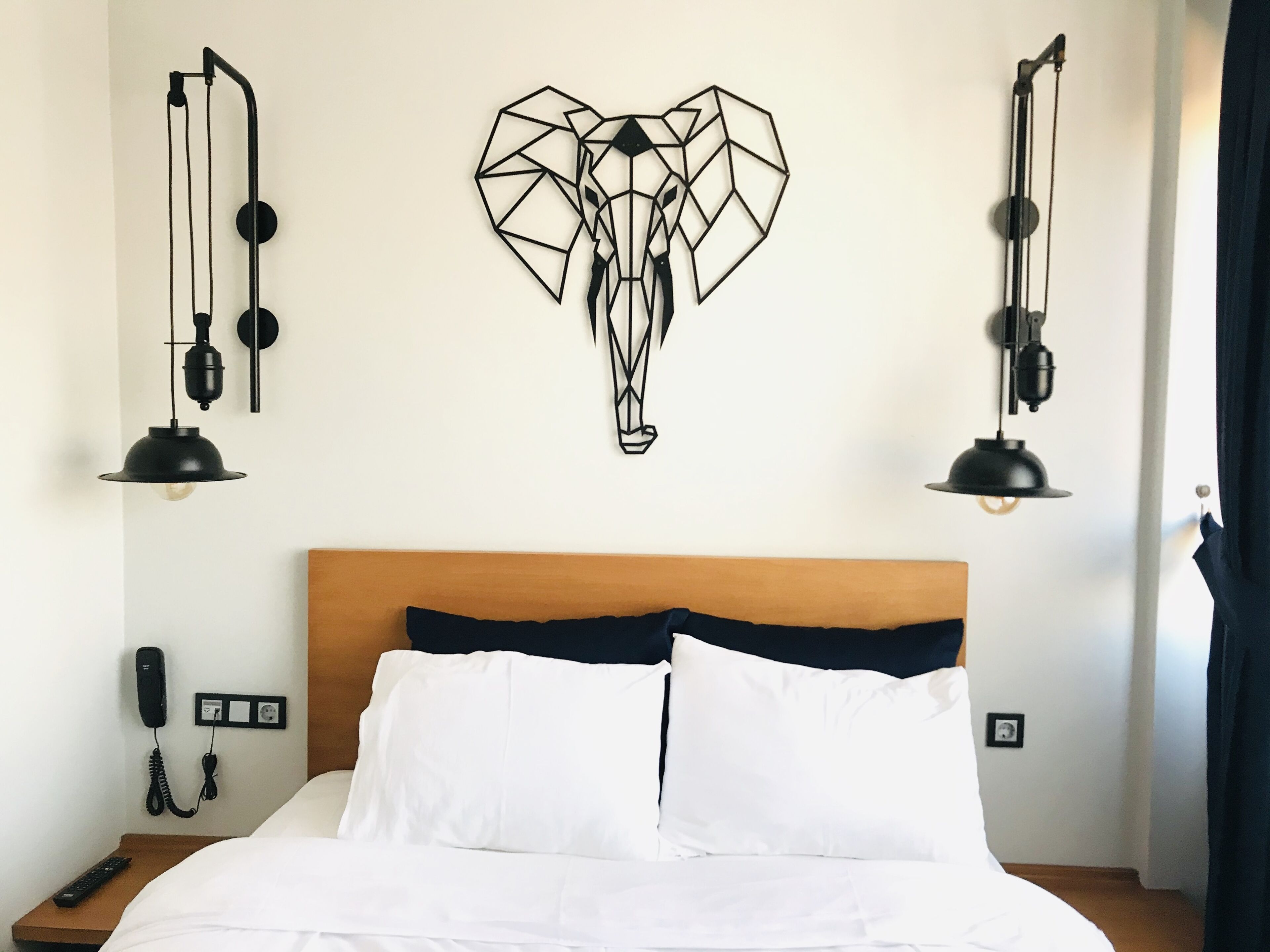 Hypo-allergenic bedding, minibar, rollaway beds, free WiFi