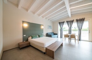 Chambre Familiale, vue piscine