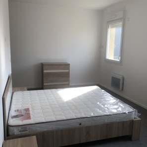 9 bedrooms, WiFi, bed sheets - Complexe Hôtelier Aladin (Bouconvillers)