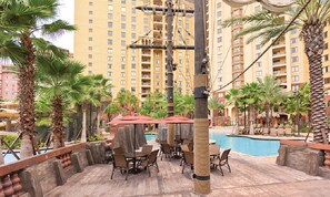 Outdoor dining - Enjoy this Luxurious 2 Bed 2 Bath Deluxe, great views Shuttle to Disney World. (Lake Buena Vista)