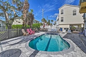 Piscina all'aperto, una piscina riscaldata