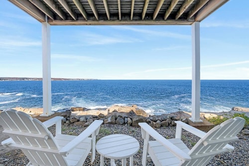 Nubble Cottage- York Beach Oceanfront w/ Amazing Views
