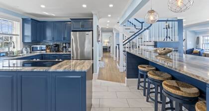 Nubble Cottage- York Beach Oceanfront w/ Amazing Views
