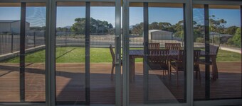 Highview on Victoria is a spacious, superbly appointed holiday home