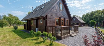 Eirianfa -  a scandinavian lodge that sleeps 6 guests  in 3 bedrooms